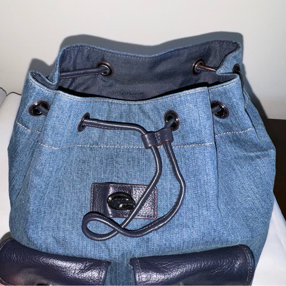 COACH No. 37975 Turnlock Rucksack in Colorblock Denim & Navy Backpack Purse Bag - Picture 9 of 16